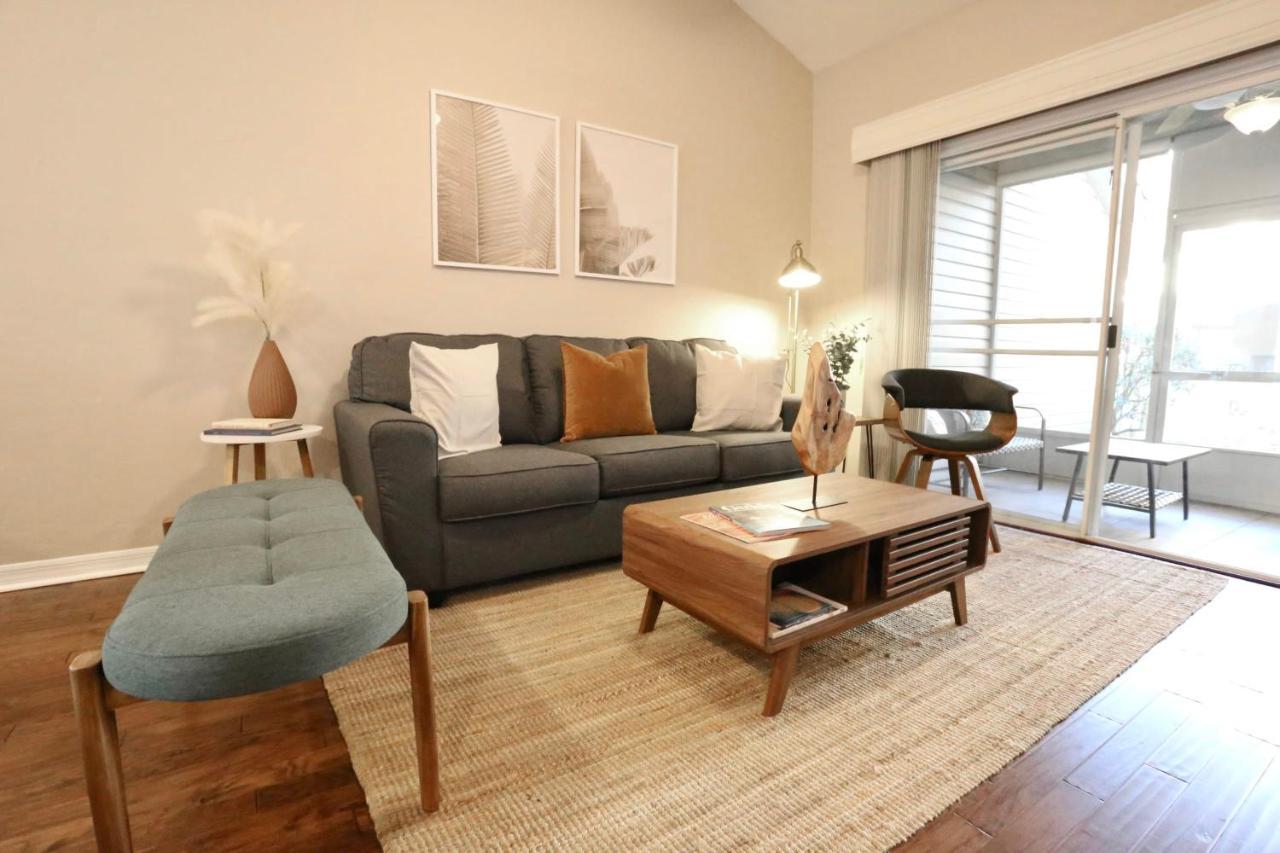 Nomad Retreat King Bed Boutique Condo W Garage Gainesville Extérieur photo