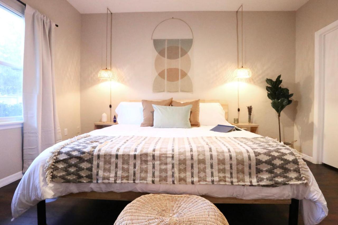 Nomad Retreat King Bed Boutique Condo W Garage Gainesville Extérieur photo
